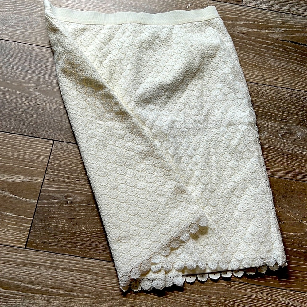 Ann Taylor Loft Cream Lined Lace size 4 Skirt